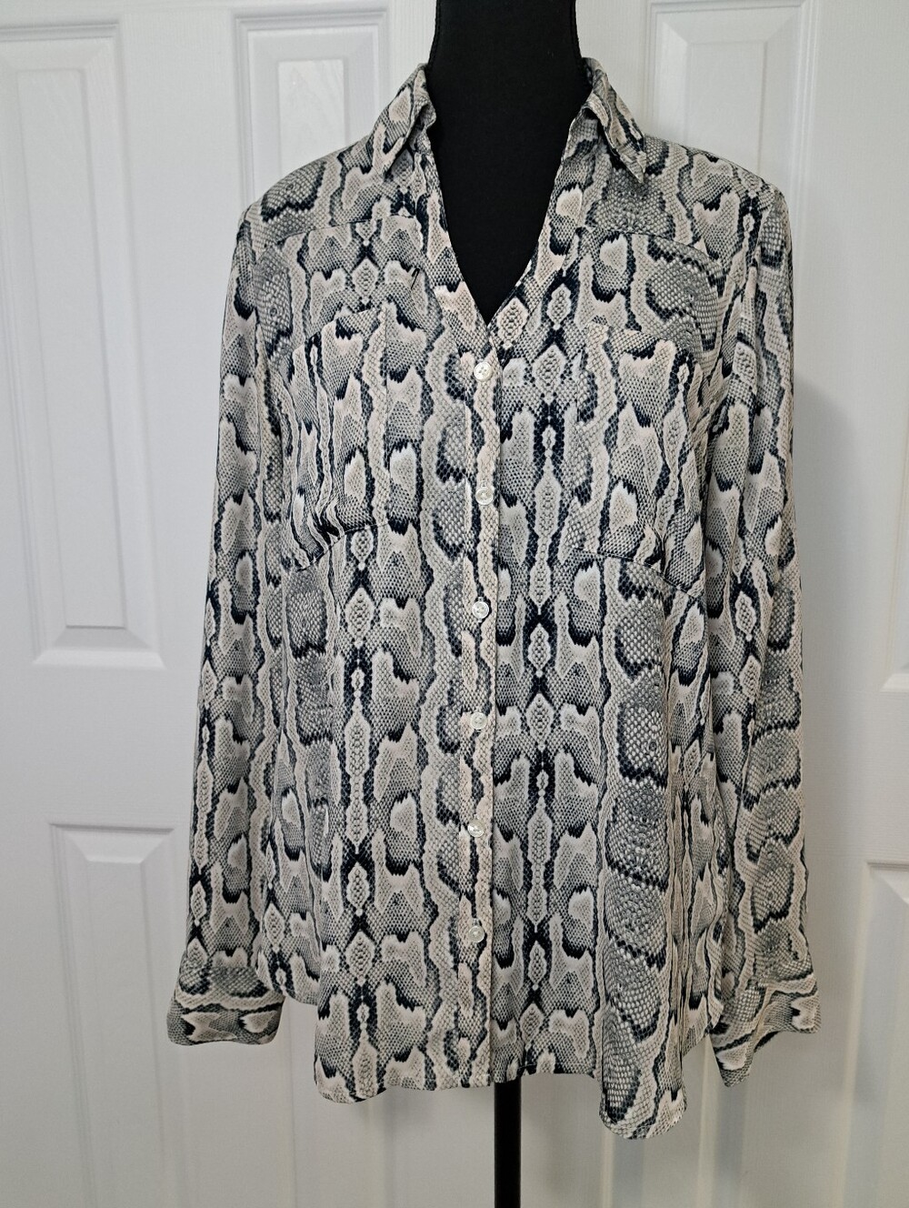 Express The Portifino Shirt Snakeskin Animal Print Blouse Black Beige Medium